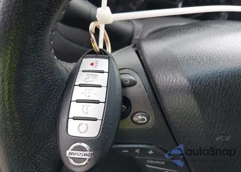 2014 Nissan Pathfinder Sl z USA, uszkodzony, nr VIN 5N1AR2MM4EC685687